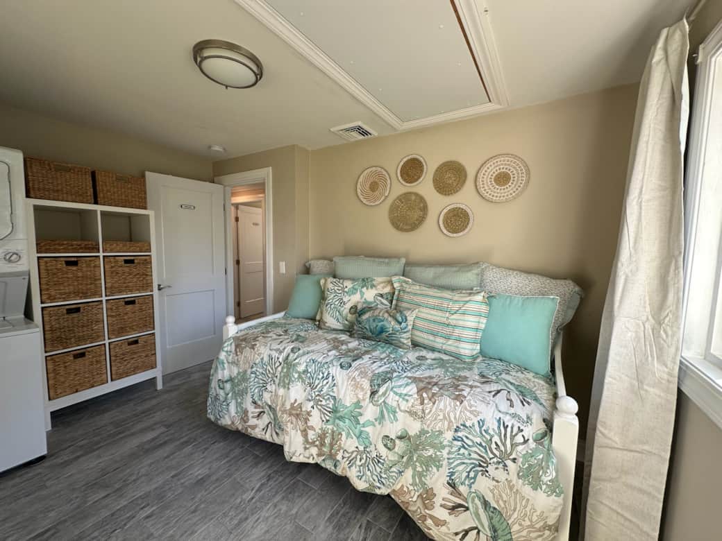 Bedroom w/ Twin and Trundle