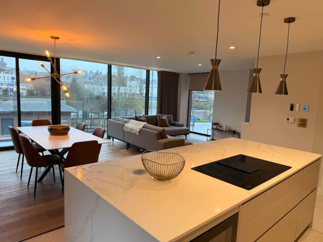 Spacious Kitchen and Lounge Duplex 3 Spacious Kitchen and Lounge Duplex 3