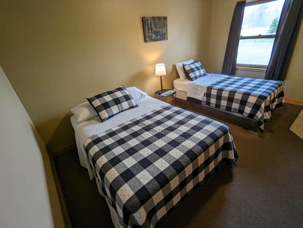 Room 4 - Full/Double Bed and Twin Bed