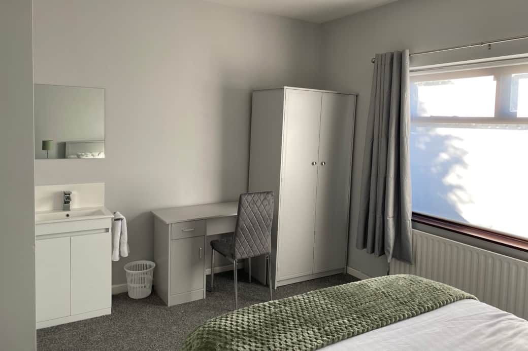 Room 4 (3)