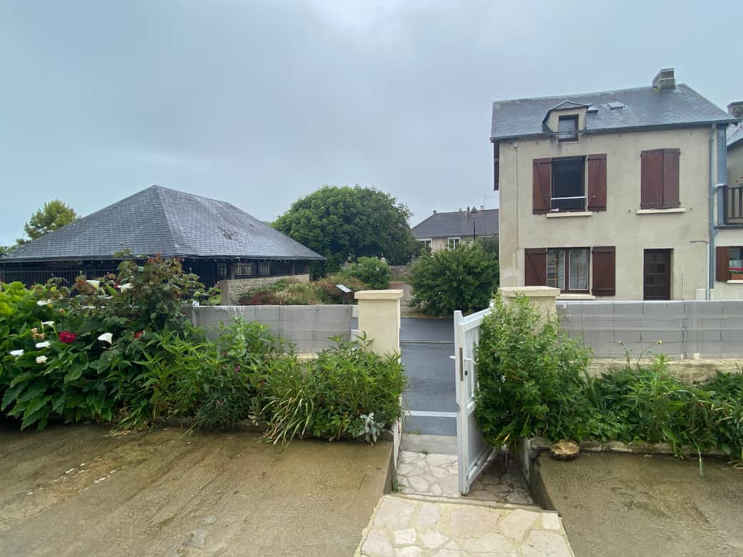 Vue depuis la terrasse sur le lavoir Vue depuis la terrasse sur le lavoir