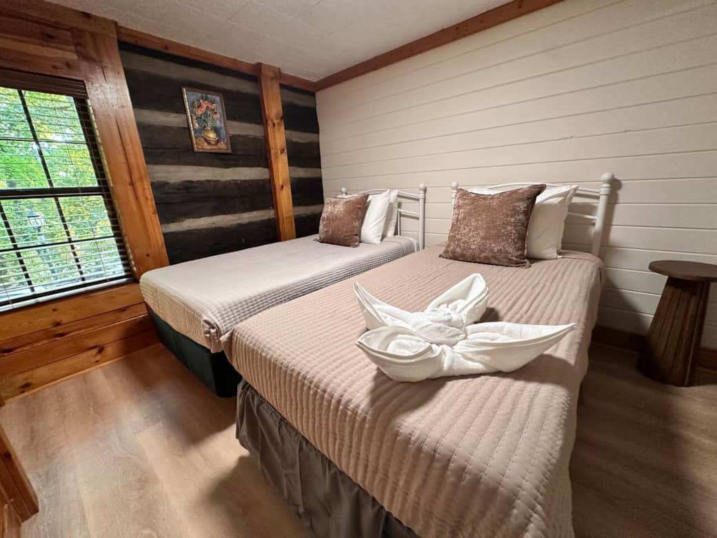 Bedroom 2. Two twin beds Bedroom 2. Two twin beds