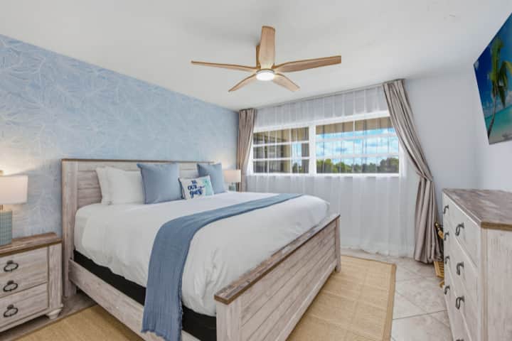 Master Bedroom With King Bed