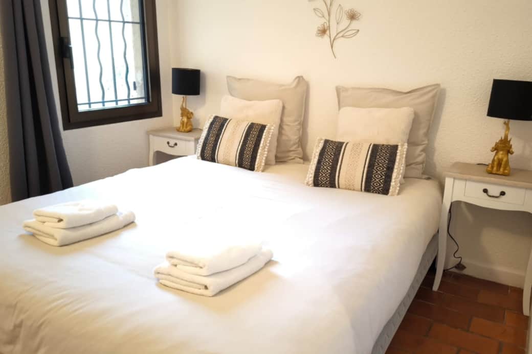 Chambre avec lit queen size