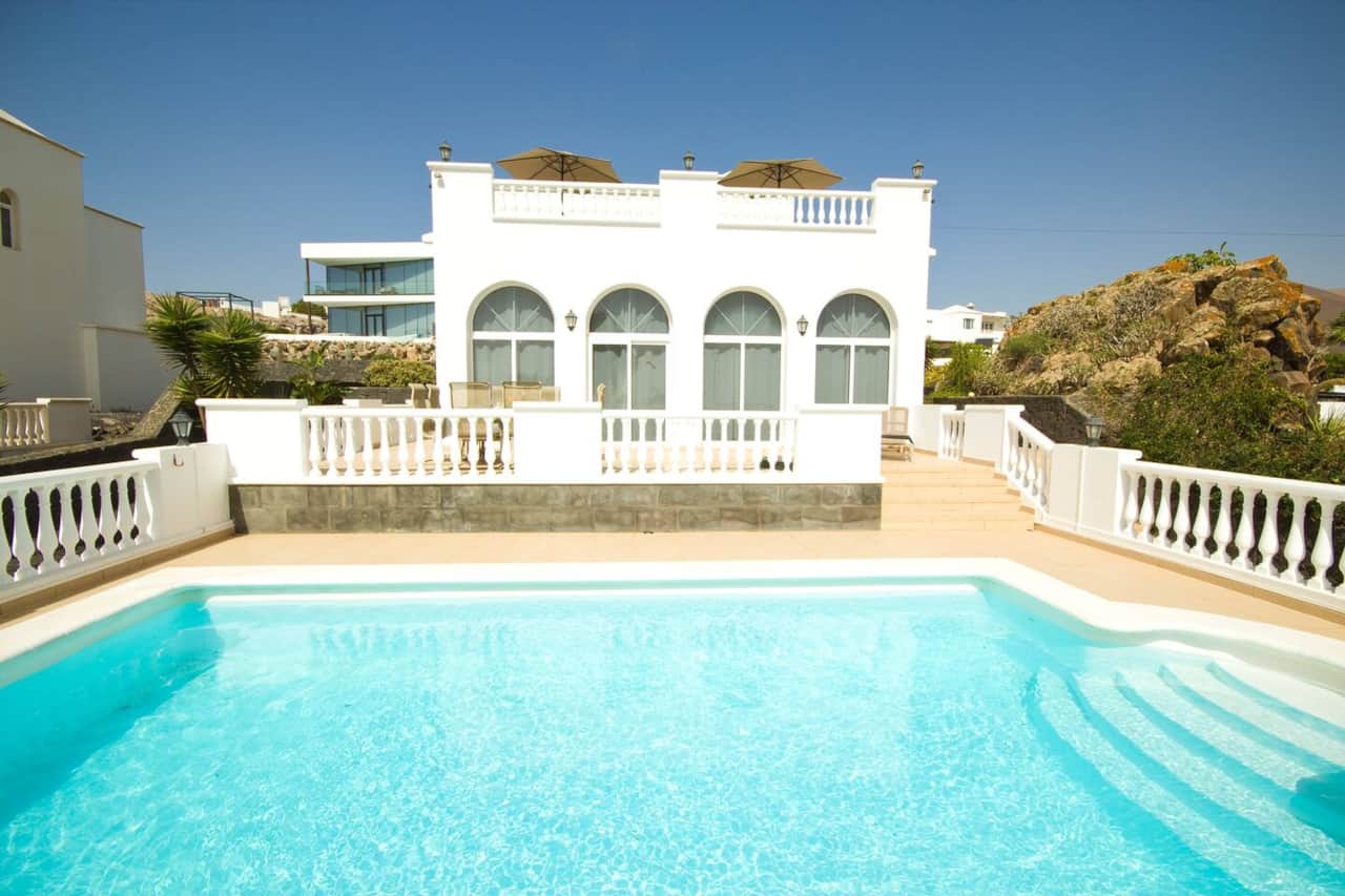 Villa with heated pool and panoramic views in Lanzarote holiday rental