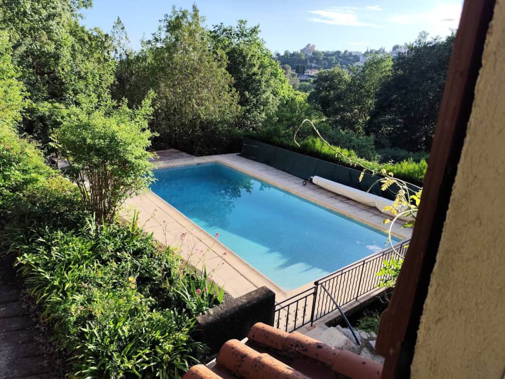 Belle vue sur la piscine Belle vue sur la piscine