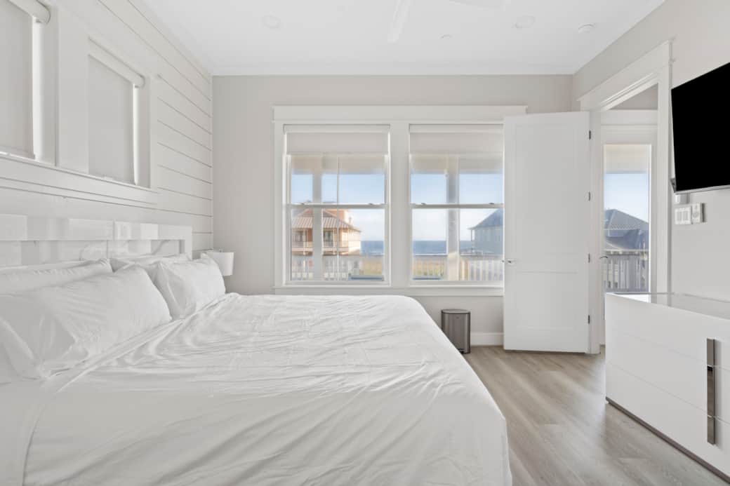 2nd bedroom with beach view 2nd bedroom with beach view