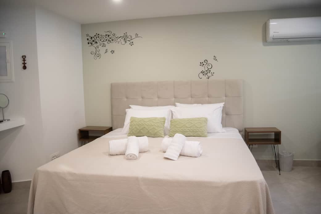 King size bed