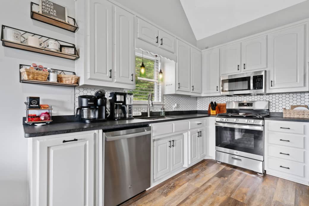 Full Kitchen 