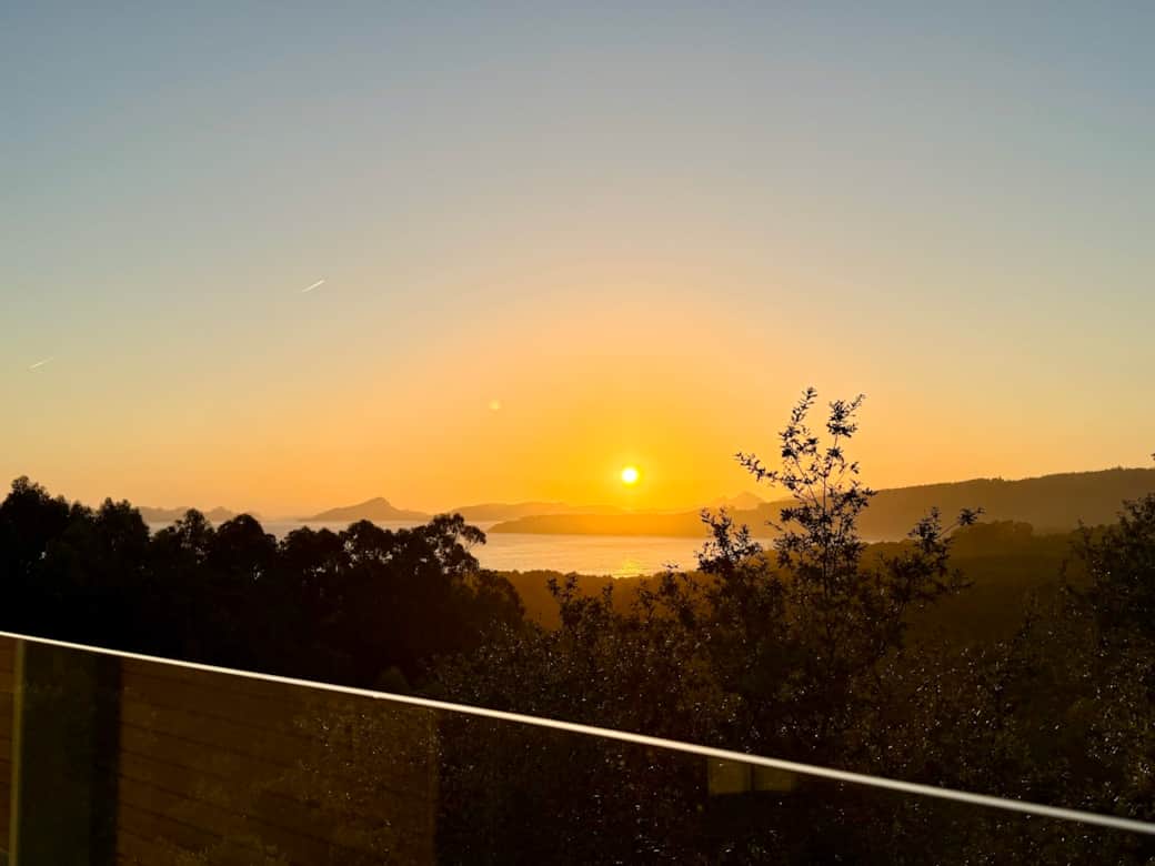 Breathtaking views of the sea and Islas Cíes from the terrace in complete tranquility. Breathtaking views of the sea and Islas Cíes from the terrace in complete tranquility.