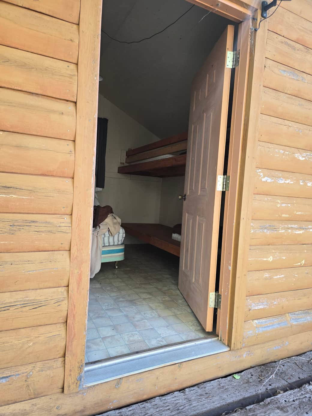 Sleeping cabin upper lower bunk bed Sleeping cabin upper lower bunk bed