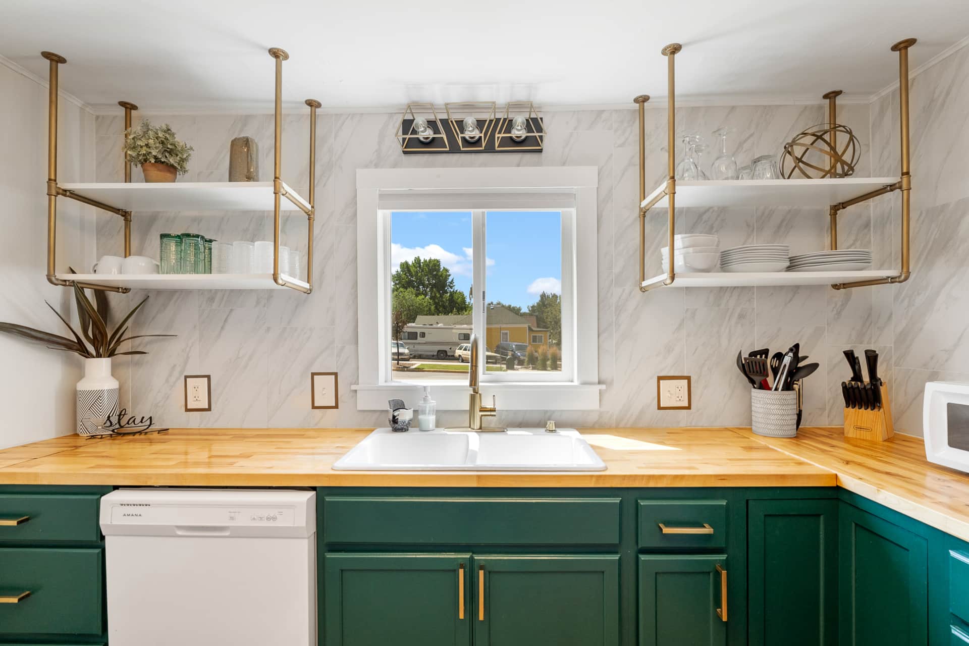 Emerald City Bungalow backyard