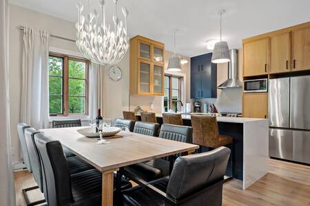 High-end ski cottage Mont-Tremblant near slopes and outdoor activities