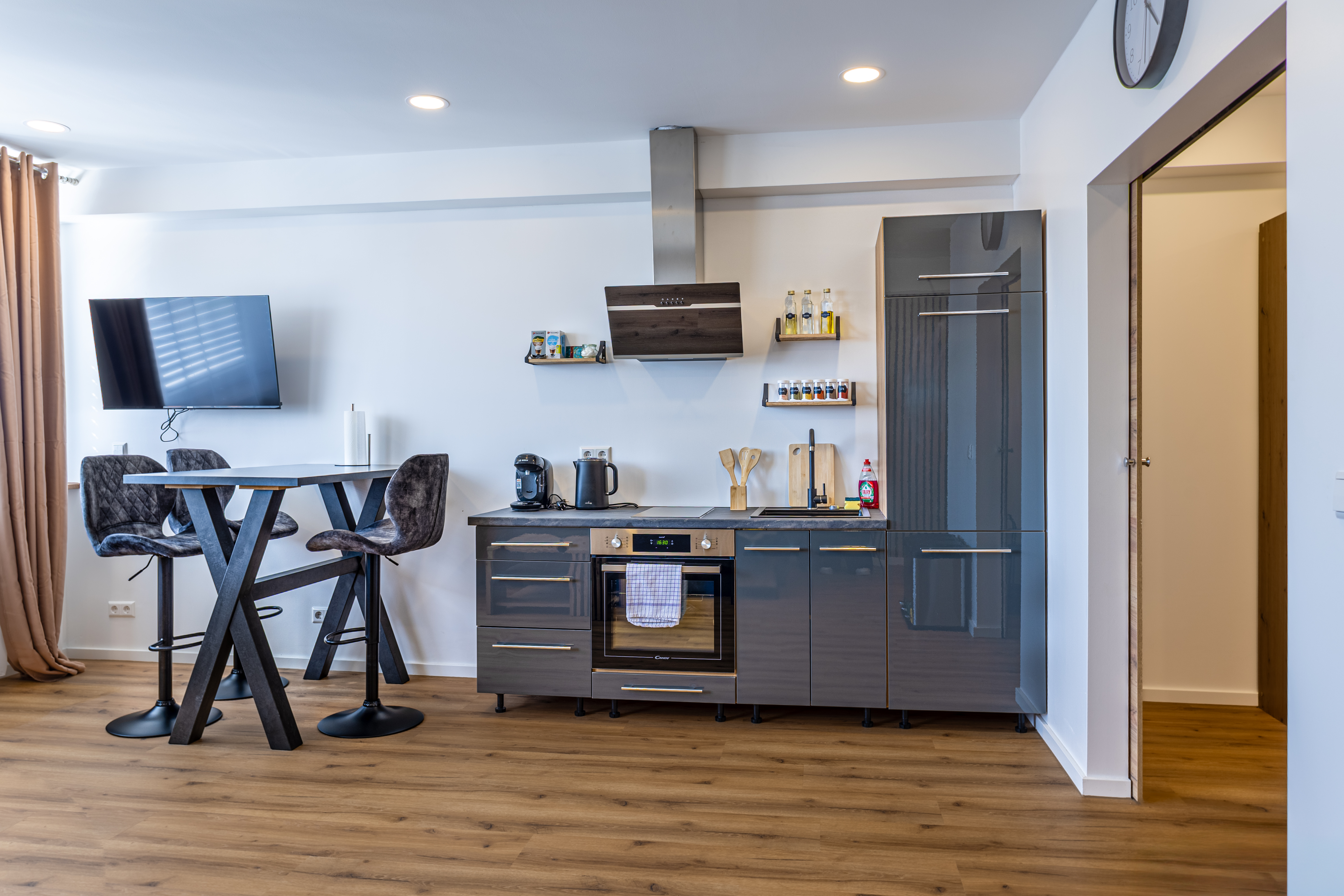 Apartment 3 4