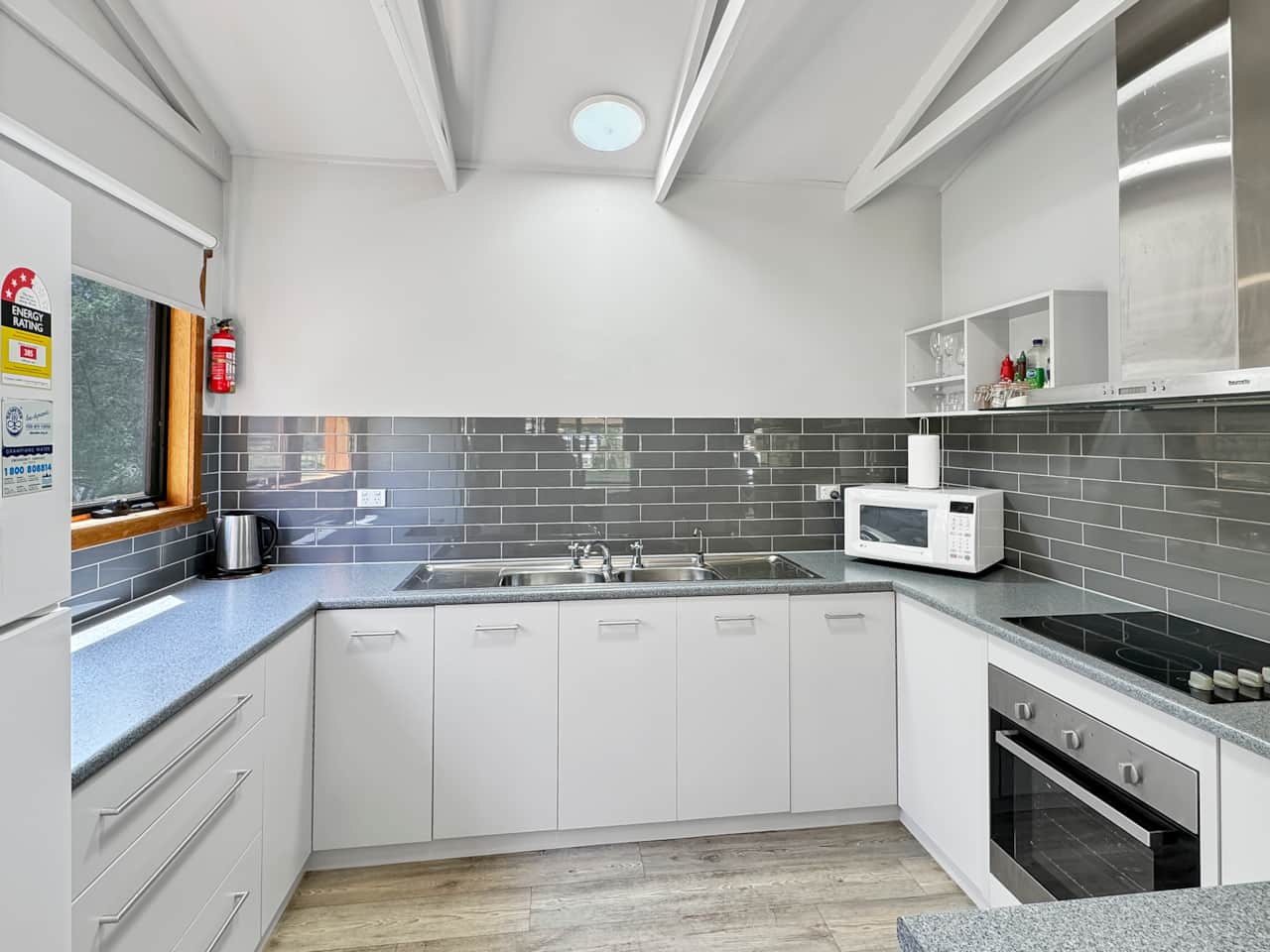 Newly renovated kitchen: Spacious and modern for delightful culinary experiences.