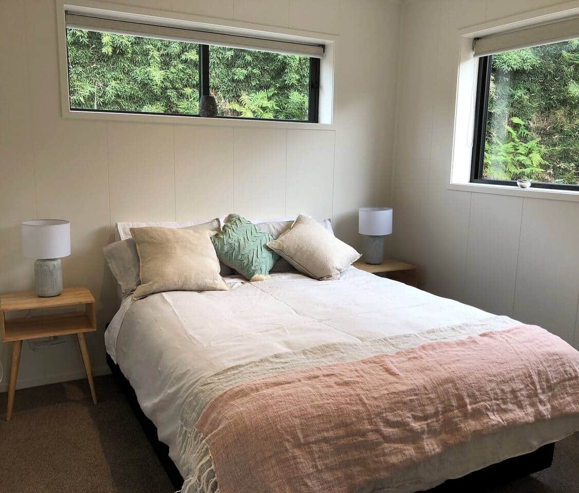 brand new queen bed mattress, pillows etc.. super comfy! Enjoy the total peace and quiet the countryside provides!
