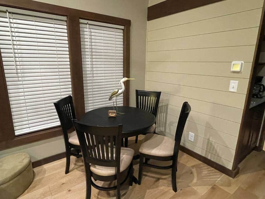 Dining Table with 4 chairs Dining Table with 4 chairs