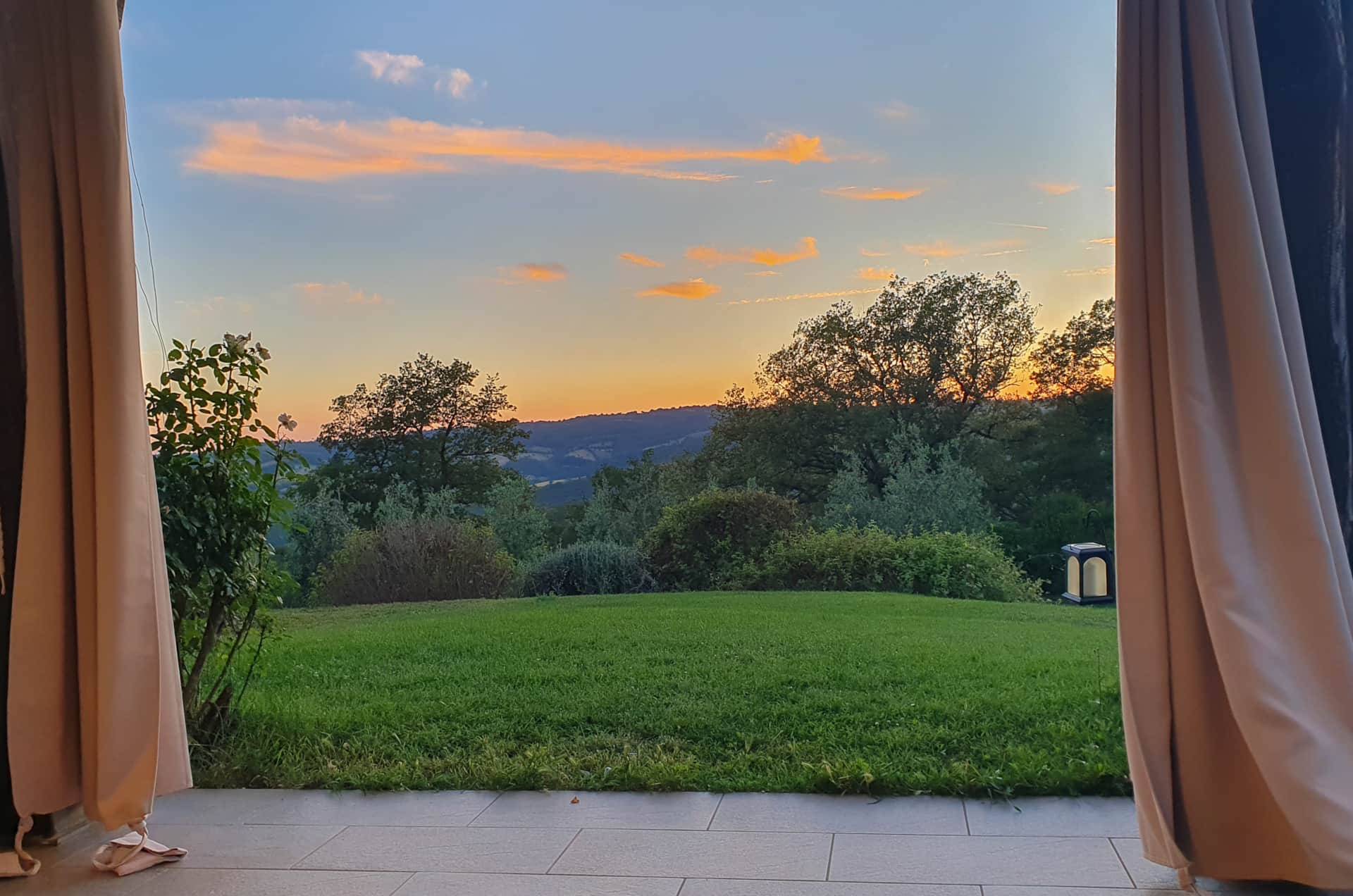 Vue sur la vallée depuis la terrasse du gîte Albegna, Podere Sant'Angelo, près de Roccalbegna en Maremme