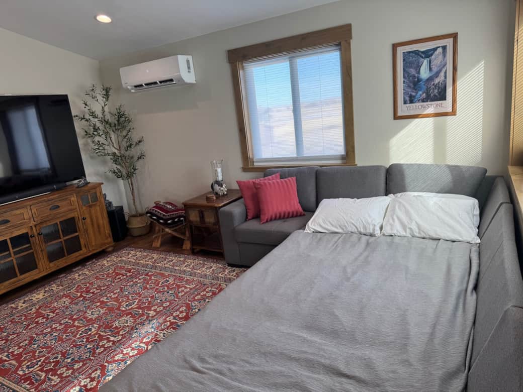 Sectional with pull up full bed