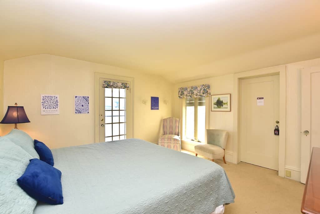 Master bedroom includes Roku TV, Wi-Fi, dresser, closet, and private balcony with lake view!