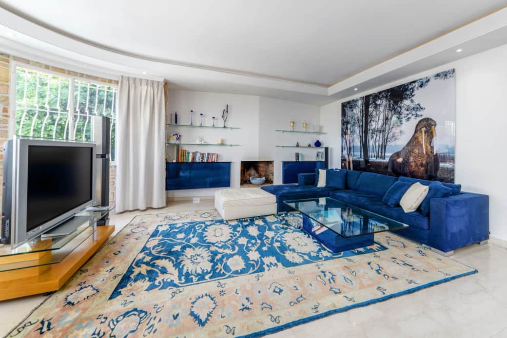 301 Living room 2