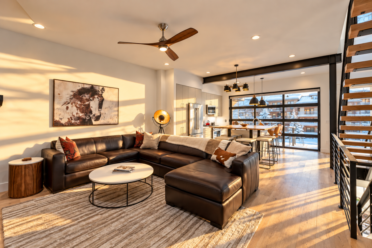 3 Bedrooms | 3 Bathrooms | Private Hot Tub | Pool | Fitness Center | Garage | Gondola Access