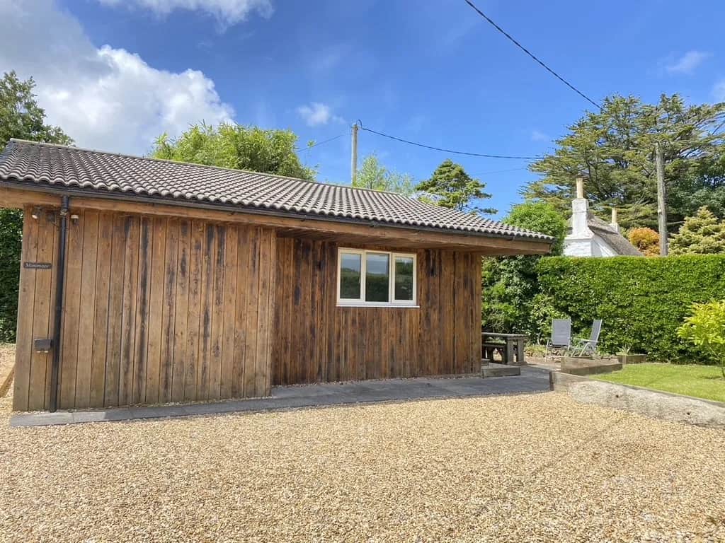 Minimoor Lodge: a cosy, handcrafted base for all Minimoor Lodge: a cosy, handcrafted base for all