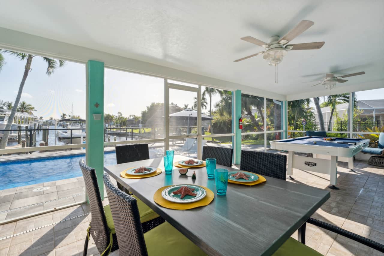 Lanai Dining