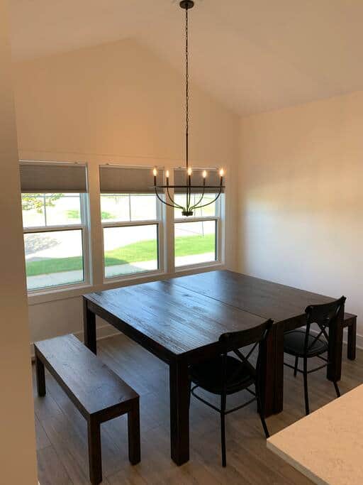 Spacious and open dining room. Spacious and open dining room.