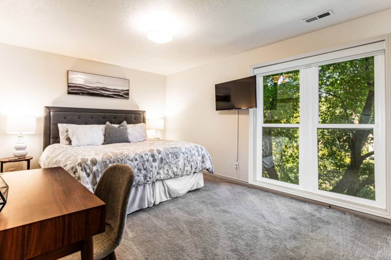 Guest Room with King Bed