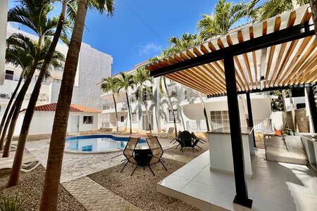 Cozy condo minutes from beach