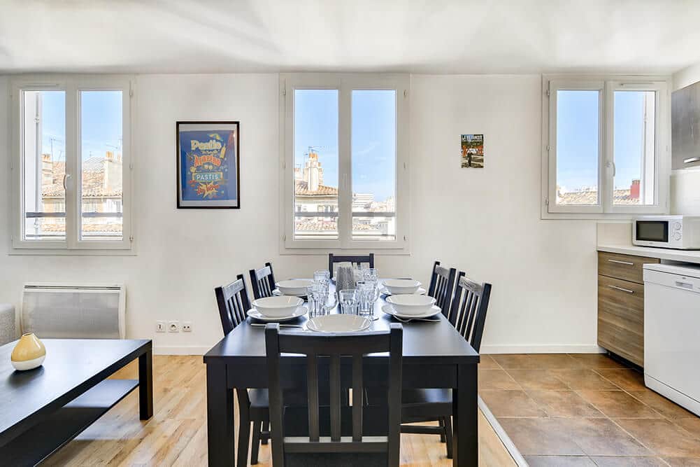 Grande table à manger