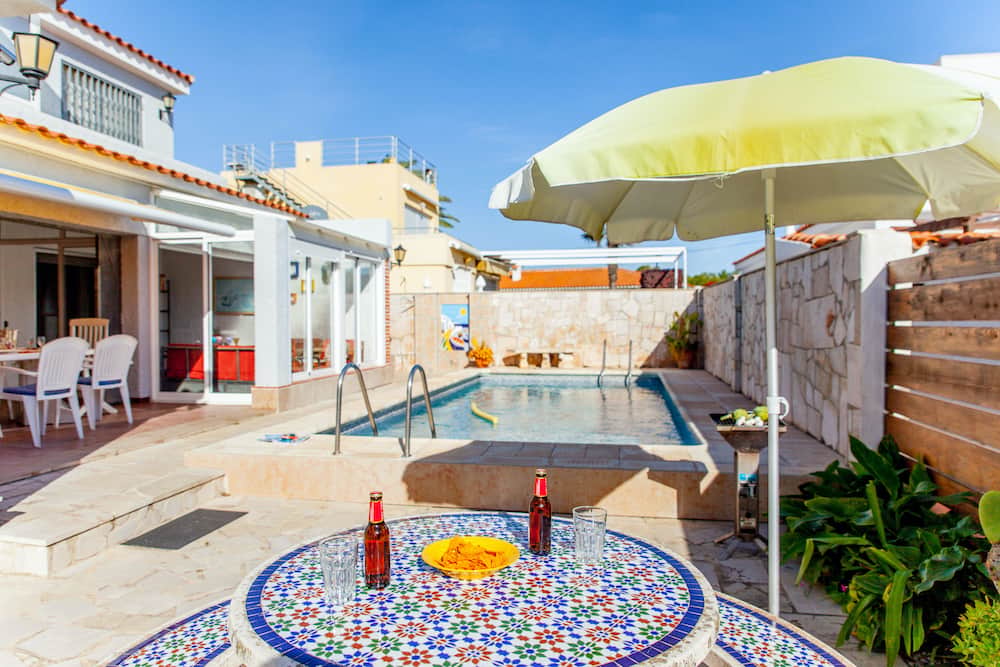 Casa de alquiler vacacional Monbijou - Vista piscina y terraza