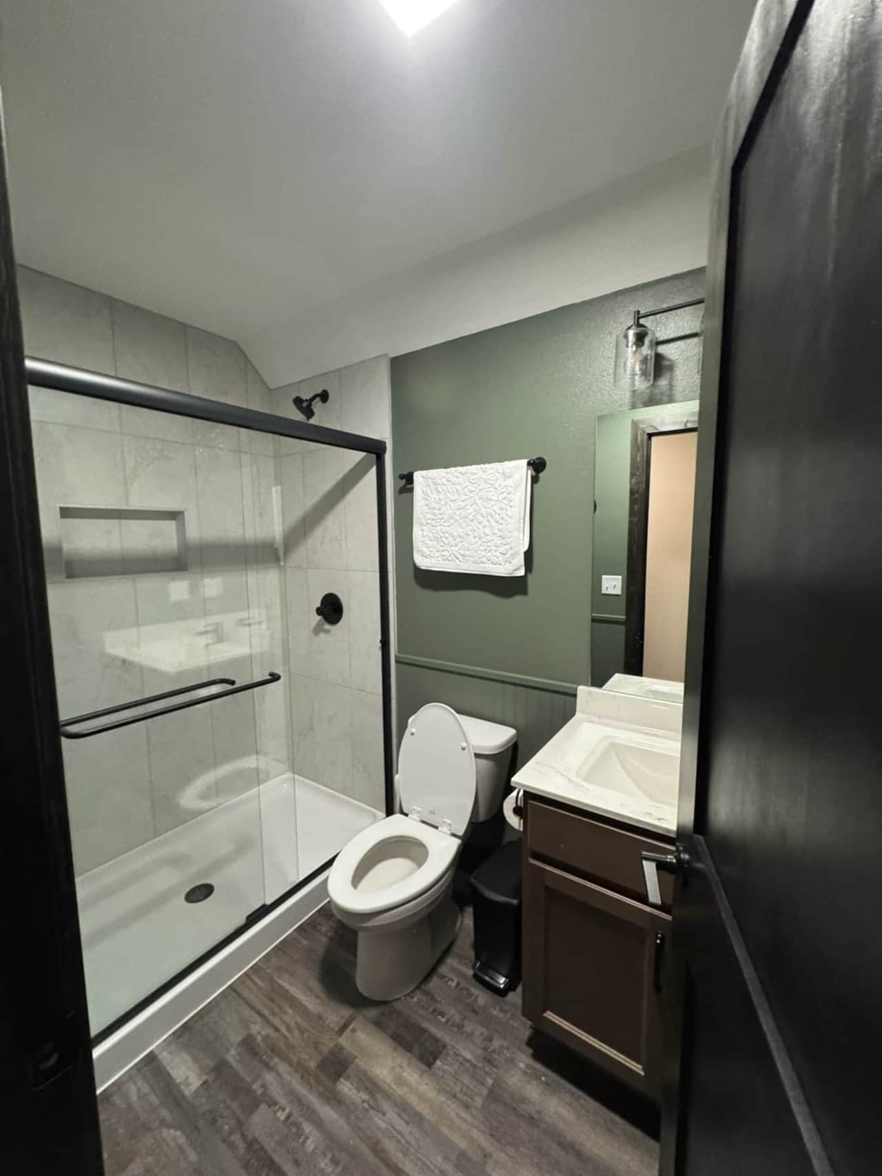 Master suite bath 2