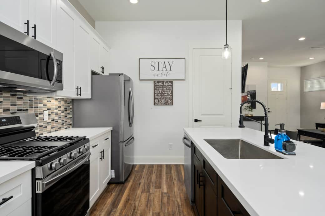 Open concept fully equiped kitchen. Open concept fully equiped kitchen.