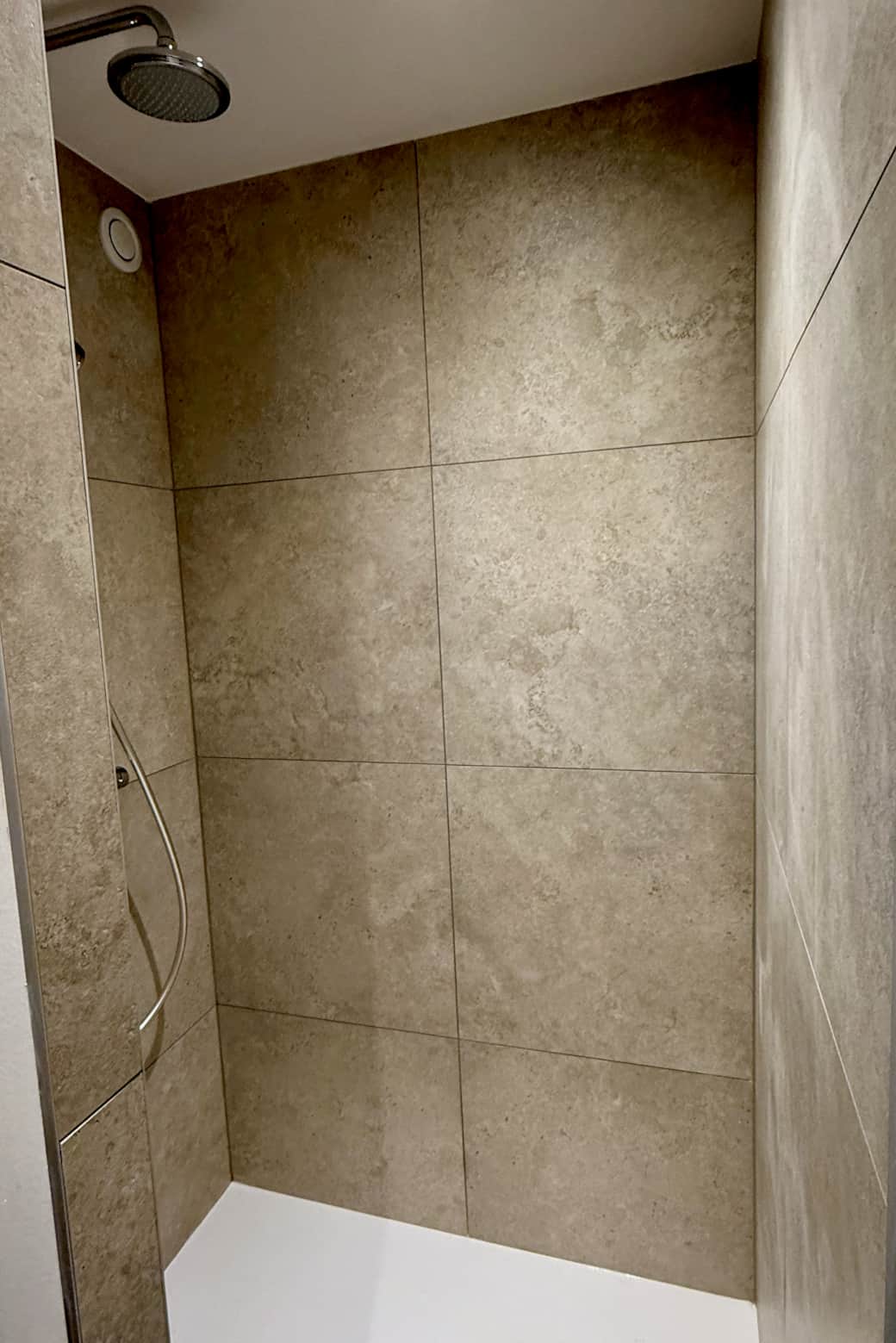 Salle de bain | Bathroom 2