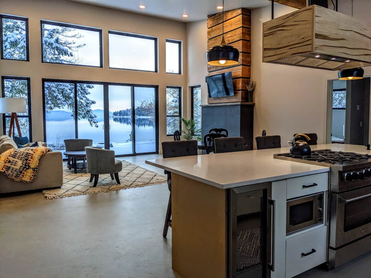 Kitchen and Livingroom