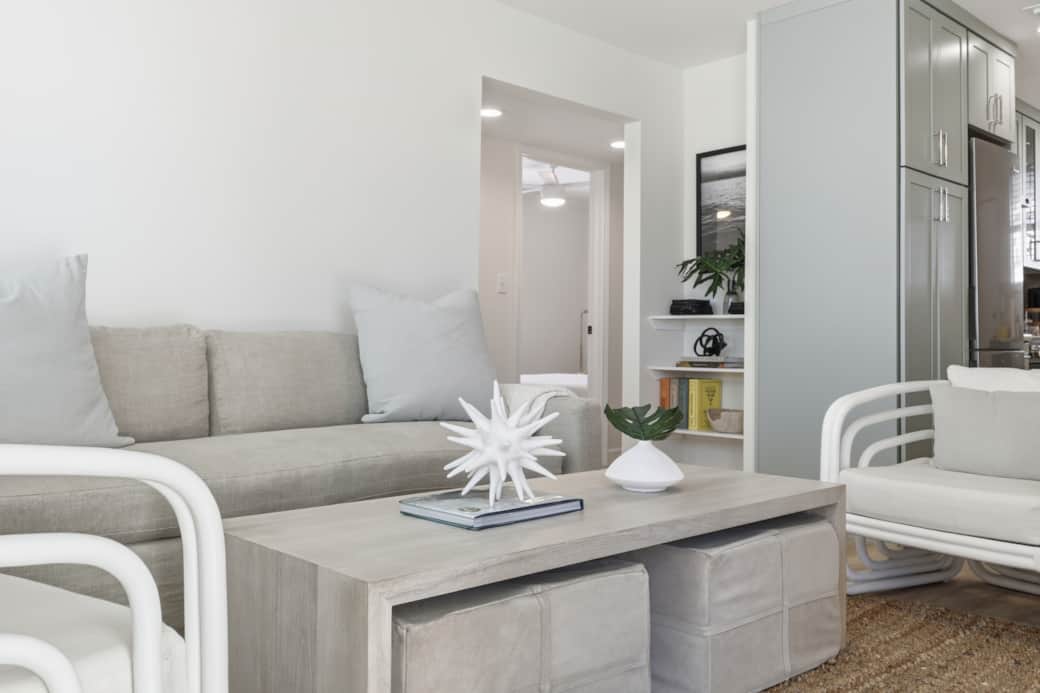 Plenty of space to play board games or read Plenty of space to play board games or read