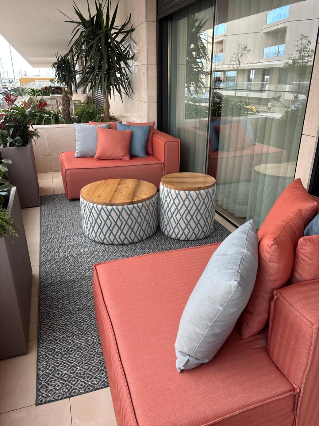 Outside Lounge Outside Lounge