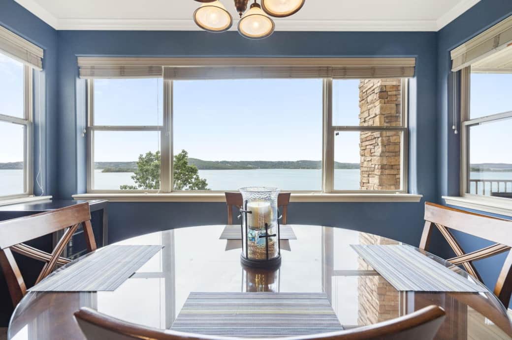 Dining Room Lake View