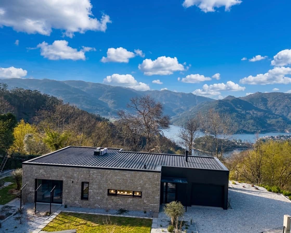 Panoramic mountain & lake view