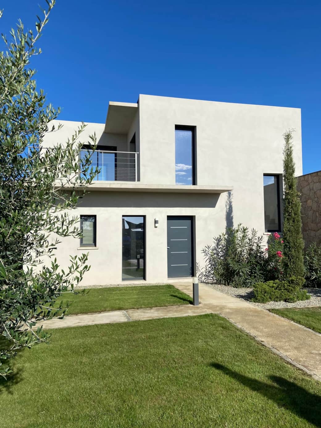 MAISON MAISON