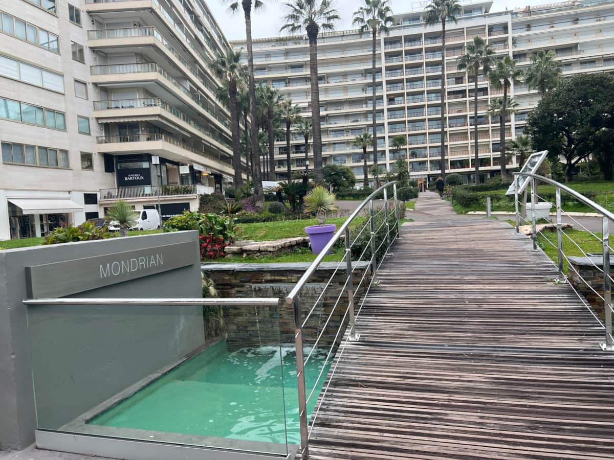 Vue Cannes — la Croisette