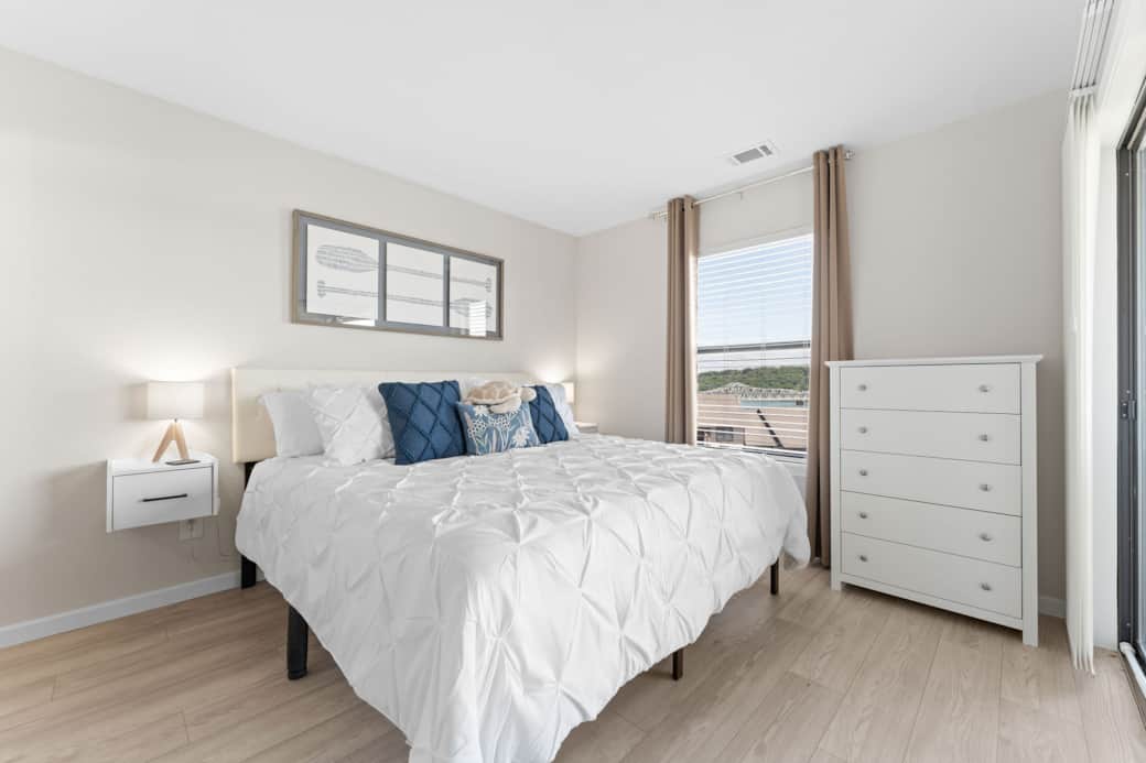 King size luxurious master bedroom