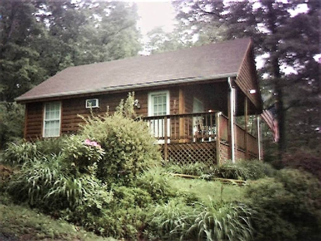 another view of the cabin