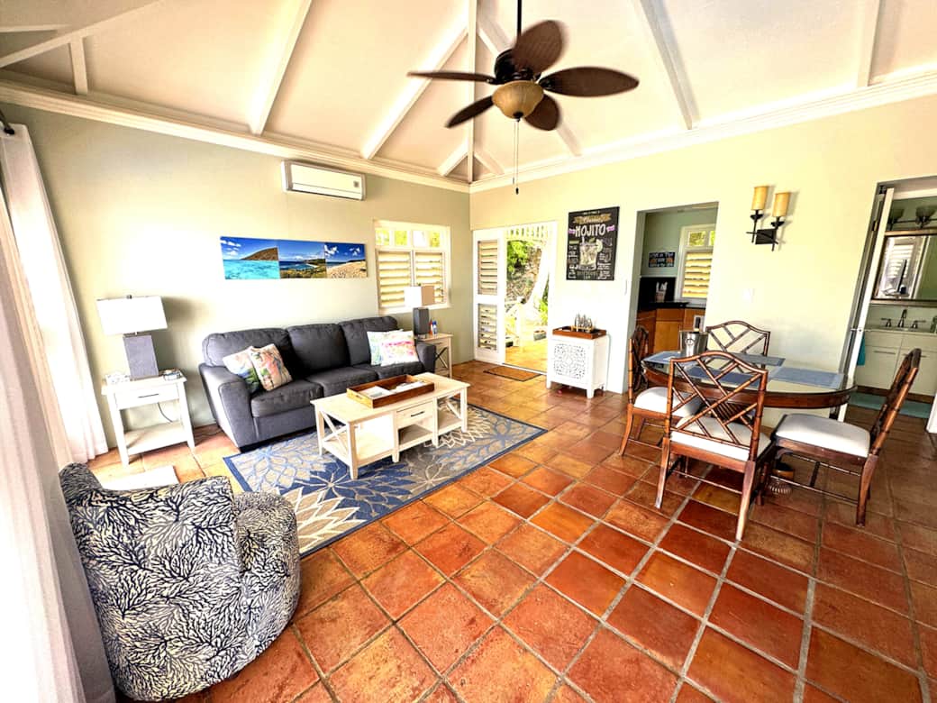 Living room with seating for 4