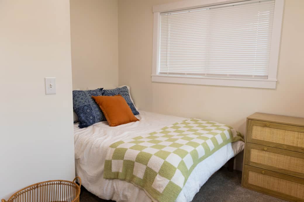 Bedroom 2 (full bed) 