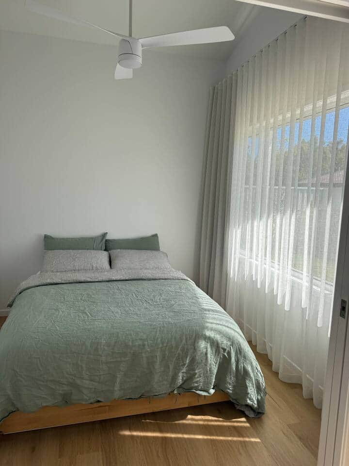 Bed 3 w/queen bed, under bed storage drawers x 4, ceiling fan & privacy lock