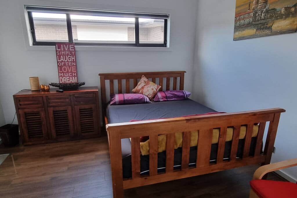 Bedroom 4 with Queen Bed 