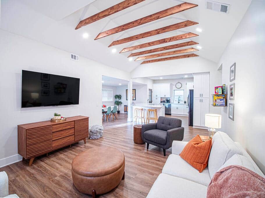 Artistic and Relaxing Living Room
